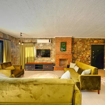 Cardin Villa *